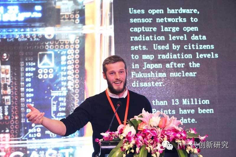 英国国家科技与艺术基金会公众与社会创新主任研究员彼得.贝克在2014 DIY Smart City社会创新峰会